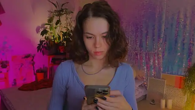 Snapshot of poli__ chatting on 12/27/24, 09:22 poli   online show from 12/27/24, 09:22