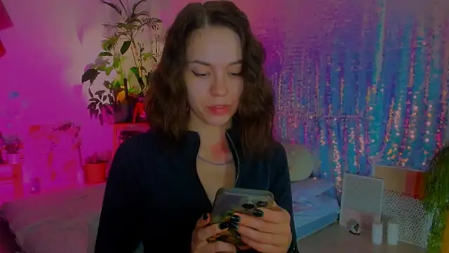 Snapshot of poli__ chatting on 01/01/25, 11:18 poli   online show from 01/01/25, 11:18