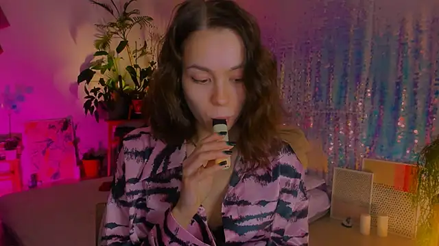 Snapshot of poli__ chatting on 01/07/25, 09:14 poli   online show from 01/07/25, 09:14