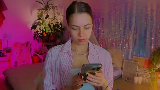 Snapshot of poli__ chatting on 01/10/25, 09:10 poli   online show from 01/10/25, 09:10