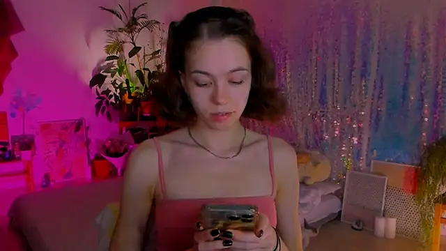 Snapshot of poli__ chatting on 01/13/25, 10:03 poli   online show from 01/13/25, 10:03