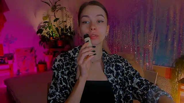 Snapshot of poli__ chatting on 01/19/25, 09:02 poli   online show from 01/19/25, 09:02