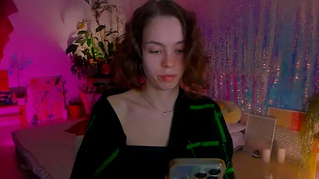 Snapshot of poli__ chatting on 01/22/25, 07:24 poli   online show from 01/22/25, 07:24