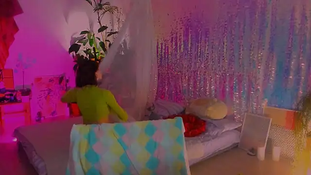 Snapshot of poli__ chatting on 01/24/25, 05:32 poli   online show from 01/24/25, 05:32