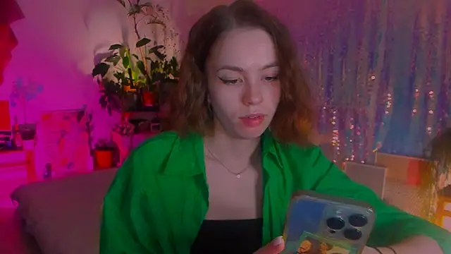 Snapshot of poli__ chatting on 01/29/25, 08:35 poli   online show from 01/29/25, 08:35