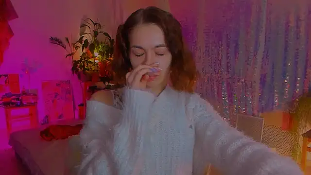 Snapshot of poli__ chatting on 02/11/25, 12:06 poli   online show from 02/11/25, 12:06