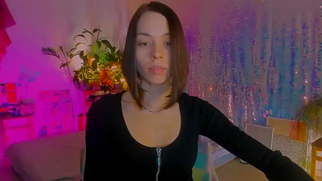 Snapshot of poli__ chatting on 02/21/25, 04:16 poli   online show from 02/21/25, 04:16