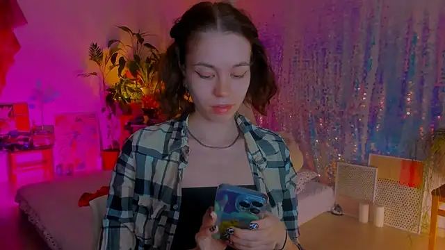 Snapshot of poli__ chatting on 03/04/25, 08:05 poli   online show from 03/04/25, 08:05