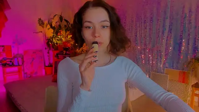 Snapshot of poli__ chatting on 03/13/25, 08:43 poli   online show from 03/13/25, 08:43