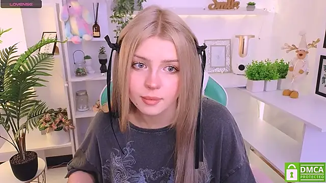 Snapshot of Grace_and__Jacob chatting on 01/11/25, 08:33 Grace and Jacob online show from 01/11/25, 08:33