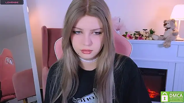 Snapshot of Grace_and__Jacob chatting on 03/19/25, 12:23 Grace and Jacob online show from 03/19/25, 12:23