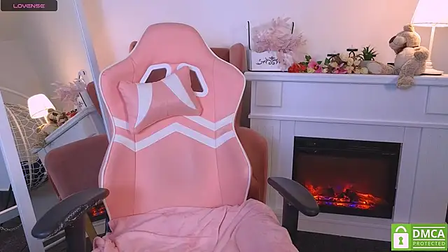 Snapshot of Grace_and__Jacob chatting on 03/22/25, 06:03 Grace and Jacob online show from 03/22/25, 06:03