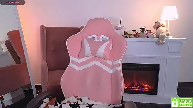 Snapshot of Grace_and__Jacob chatting on 10/06/25, 10:56 Grace and Jacob online show from 10/06/25, 10:56