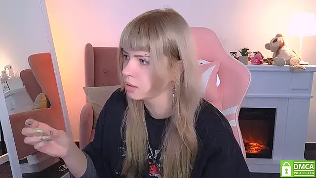 Snapshot of Grace_and__Jacob chatting on 10/08/25, 06:11 Grace and Jacob online show from 10/08/25, 06:11