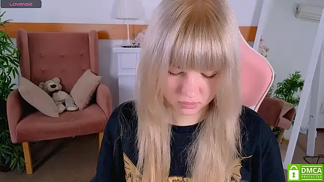 Snapshot of Grace_and__Jacob chatting on 10/22/25, 06:46 Grace and Jacob online show from 10/22/25, 06:46