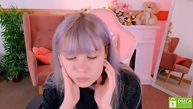 Snapshot of Grace_and__Jacob chatting on 11/14/25, 12:37 Grace and Jacob online show from 11/14/25, 12:37