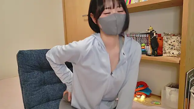 Snapshot of HIKARI_x0 chatting on 01/21/25, 02:05 HIKARI x0 online show from 01/21/25, 02:05