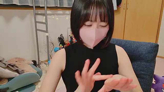 Snapshot of HIKARI_x0 chatting on 03/11/25, 02:07 HIKARI x0 online show from 03/11/25, 02:07