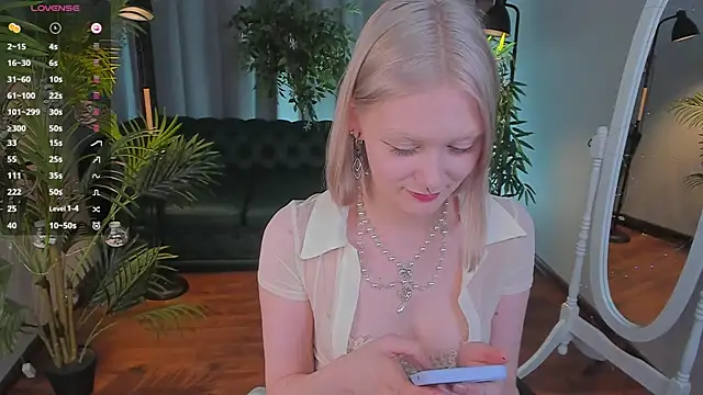 Snapshot of _Rude_Girl_ chatting on 12/30/24, 03:13 Rude Girl online show from 12/30/24, 03:13