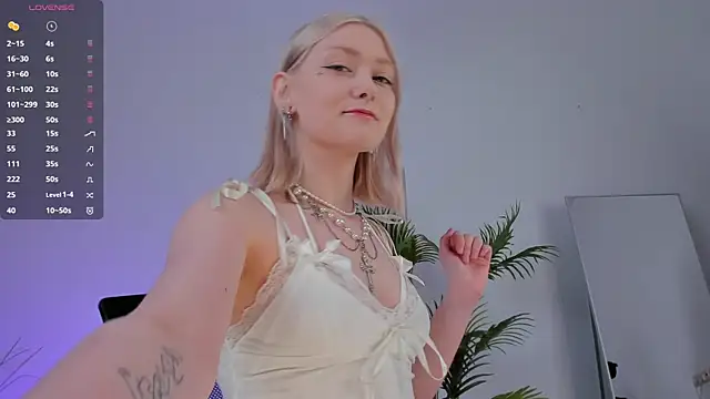 Snapshot of _Rude_Girl_ chatting on 03/21/25, 02:51 Rude Girl online show from 03/21/25, 02:51