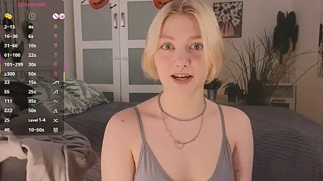 Snapshot of _Rude_Girl_ chatting on 10/30/25, 03:46 Rude Girl online show from 10/30/25, 03:46