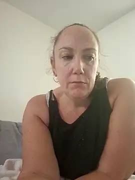 Wisie Cutie online show from 10/14/25, 03:35