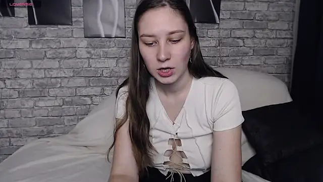Snapshot of MollyBrams chatting on 12/12/24, 12:33 MollyBrams online show from 12/12/24, 12:33
