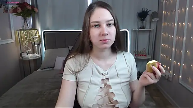 Snapshot of MollyBrams chatting on 03/10/25, 05:22 MollyBrams online show from 03/10/25, 05:22