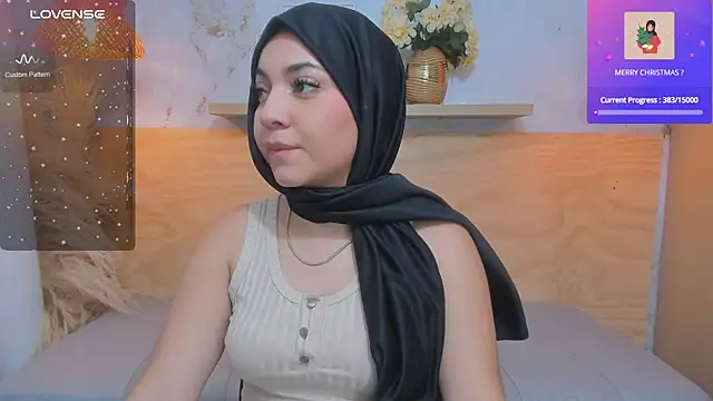 Snapshot of Sooffii_1 chatting on 12/23/24, 10:33 Sooffii 1 online show from 12/23/24, 10:33