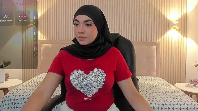 Snapshot of Sooffii_1 chatting on 03/12/25, 02:20 Sooffii 1 online show from 03/12/25, 02:20