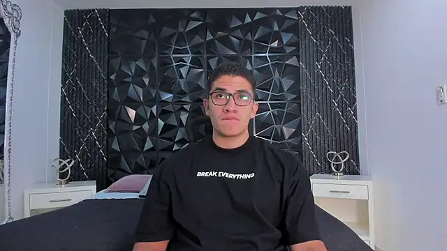 Snapshot of JeffDaltton chatting on 10/10/25, 08:08 JeffDaltton online show from 10/10/25, 08:08