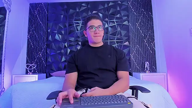 Snapshot of JeffDaltton chatting on 10/27/25, 07:40 JeffDaltton online show from 10/27/25, 07:40