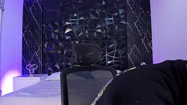 Snapshot of JeffDaltton chatting on 10/31/25, 07:48 JeffDaltton online show from 10/31/25, 07:48