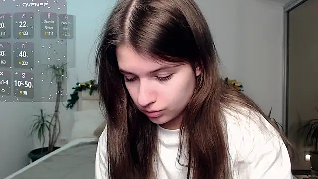 Snapshot of SayMeow_ chatting on 12/17/24, 04:23 SayMeow online show from 12/17/24, 04:23