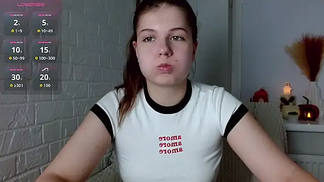 Snapshot of SayMeow_ chatting on 10/13/25, 05:51 SayMeow online show from 10/13/25, 05:51