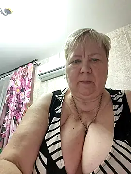 EffectFiona online show from 11/03/25, 01:40