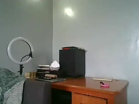 Prettybecs online show from 10/06/25, 07:50