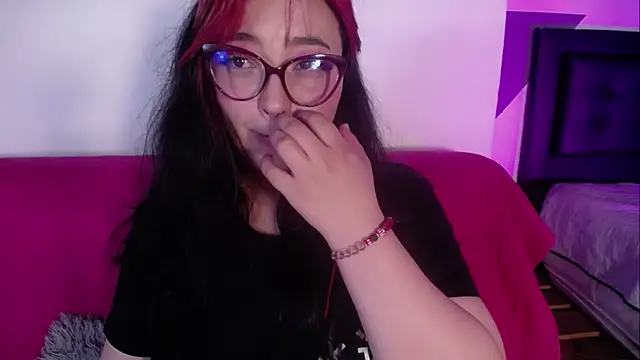 Snapshot of Miss_Loise chatting on 01/21/25, 04:05 Miss Loise online show from 01/21/25, 04:05