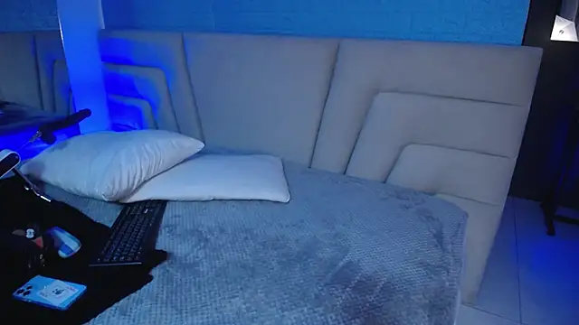 Miss Loise online show from 10/11/25, 04:01