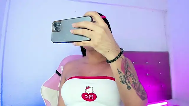 Snapshot of OSORIOMAFE chatting on 10/30/25, 07:54 OSORIOMAFE online show from 10/30/25, 07:54