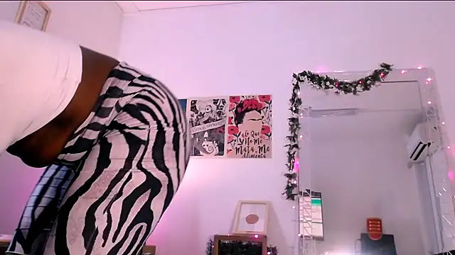 Snapshot of Kenya_Agu chatting on 12/10/24, 10:47 Kenya Agu online show from 12/10/24, 10:47