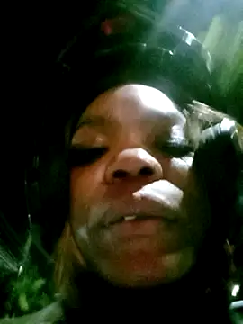 Snapshot of Kenya_Agu chatting on 01/14/25, 03:43 Kenya Agu online show from 01/14/25, 03:43