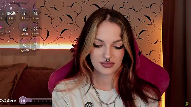 BratzieDarsie online show from 10/10/25, 09:30