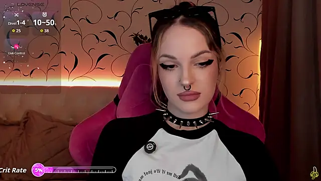 BratzieDarsie online show from 10/11/25, 08:13