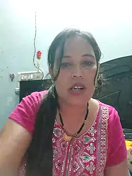 Snapshot of Poojabhabi101 chatting on 10/07/25, 05:54 Poojabhabi101 online show from 10/07/25, 05:54