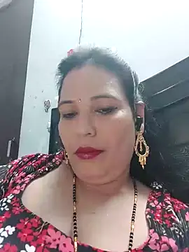 Snapshot of Poojabhabi101 chatting on 10/11/25, 06:56 Poojabhabi101 online show from 10/11/25, 06:56