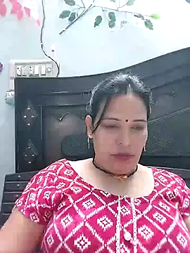 Snapshot of Poojabhabi101 chatting on 10/29/25, 07:10 Poojabhabi101 online show from 10/29/25, 07:10