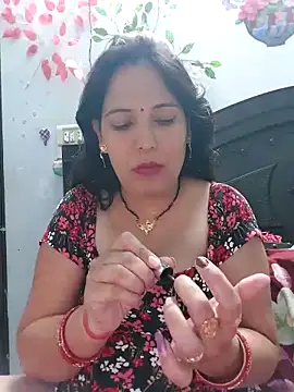 Snapshot of Poojabhabi101 chatting on 11/07/25, 06:02 Poojabhabi101 online show from 11/07/25, 06:02