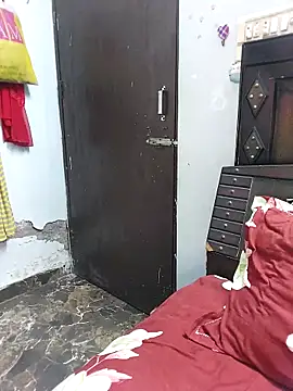 Snapshot of Poojabhabi101 chatting on 11/08/25, 05:23 Poojabhabi101 online show from 11/08/25, 05:23