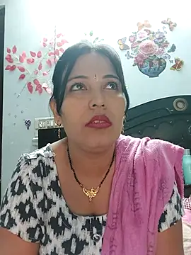 Snapshot of Poojabhabi101 chatting on 11/18/25, 05:56 Poojabhabi101 online show from 11/18/25, 05:56